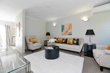 2/180 Green Lane West, Greenlane