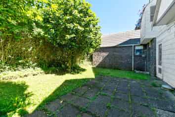 2/180 Green Lane West, Greenlane