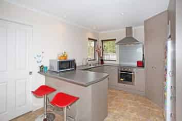 1 Lough Bourne Drive, Pukekohe