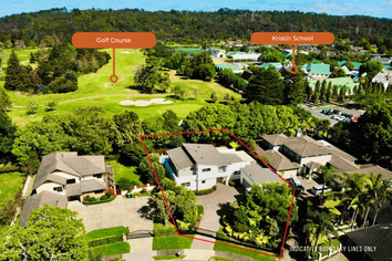 33 Oak Manor Drive, Albany