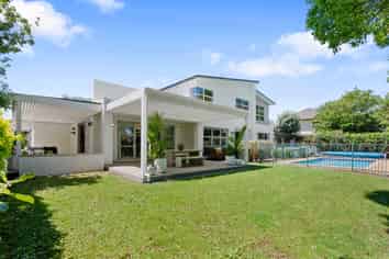 33 Oak Manor Drive, Albany