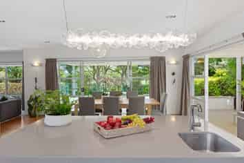 33 Oak Manor Drive, Albany