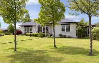 11 Maison Way, Rangatira Park