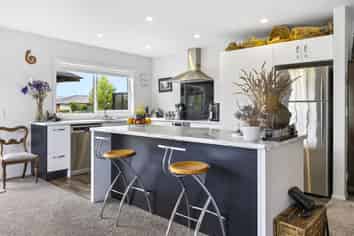 11 Maison Way, Rangatira Park