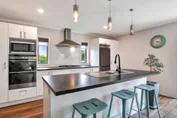 122 Pohutukawa Place, WAIWHAKAIHO