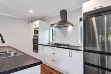 122 Pohutukawa Place, WAIWHAKAIHO