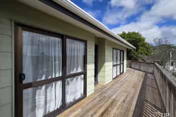 4 Louise Place, Browns Bay