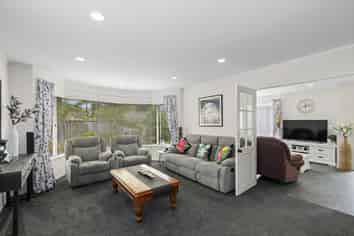 2/21 Sharpe Crescent, Wainuiomata