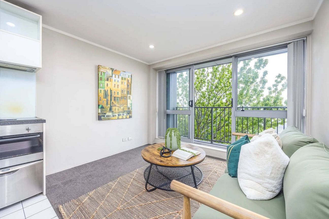 Chic 2BR Central Apt w/ Amenities - Widok 5