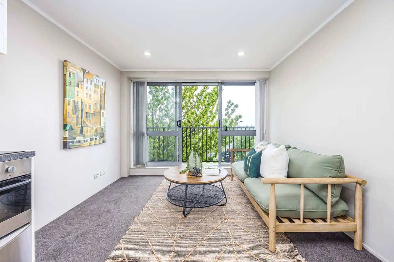 Chic 2BR Central Apt w/ Amenities - Widok 4