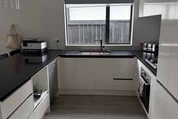 36 Trewern Avenue, Chartwell