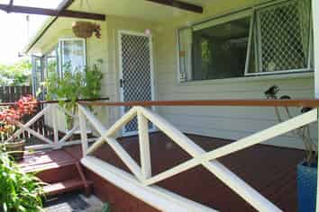 4/11A Bayside Avenue, Te Atatu Peninsula