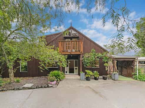 324 Trig Road, Whitford