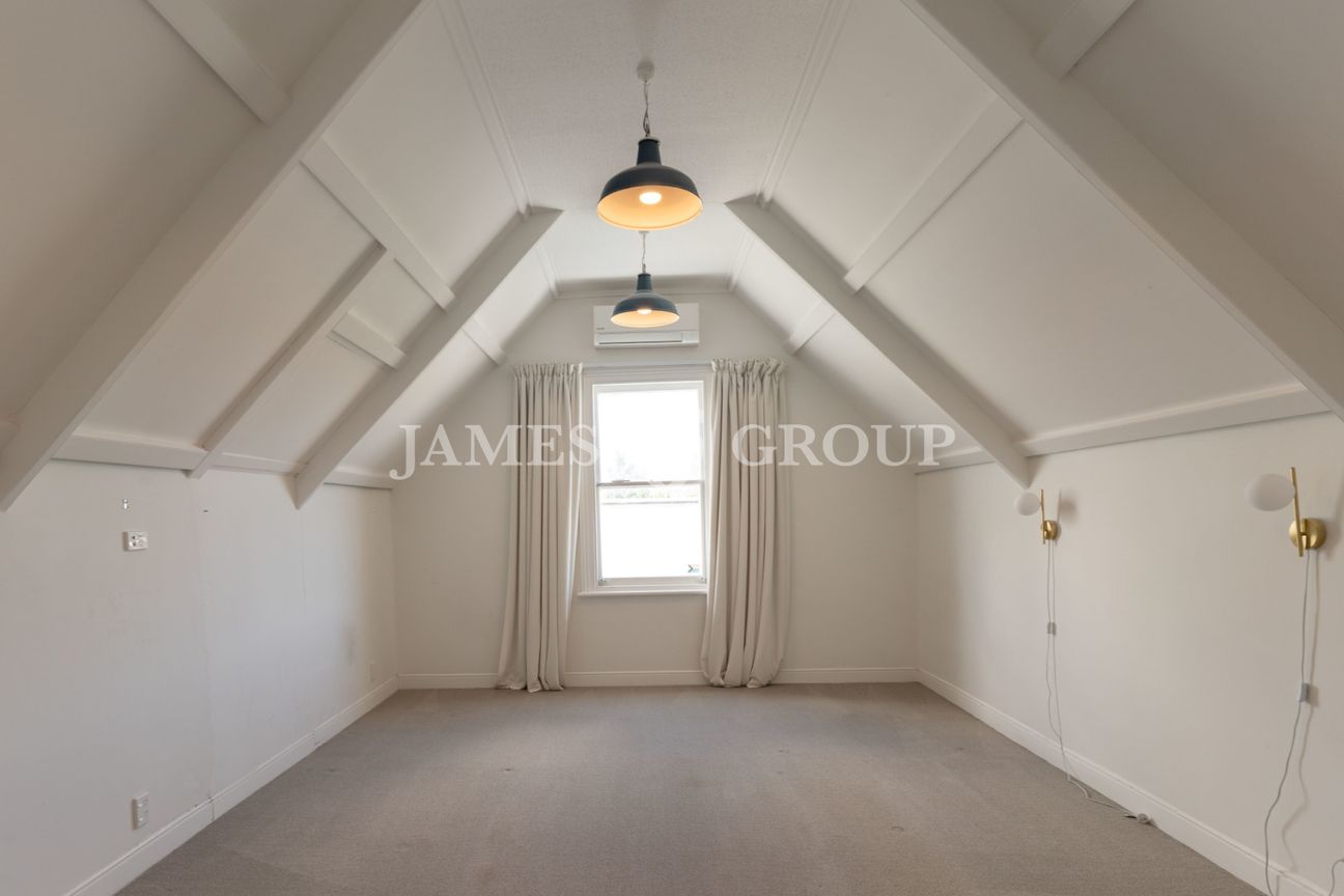 MOVE-IN READY OFFICE IN PRIME LOCATION - Aanzicht 5