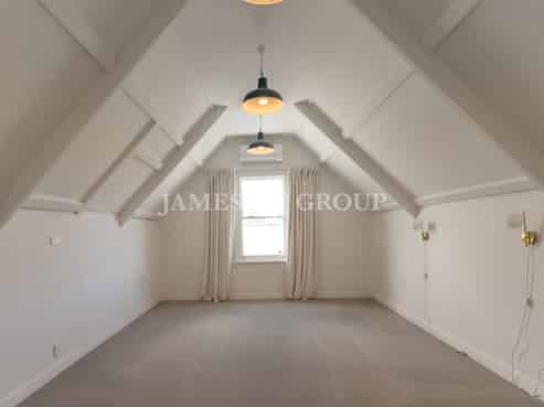 MOVE-IN READY OFFICE IN PRIME LOCATION