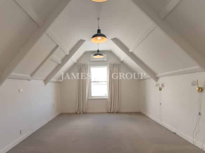 MOVE-IN READY OFFICE IN PRIME LOCATION