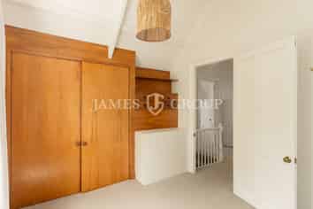 MOVE-IN READY OFFICE IN PRIME LOCATION