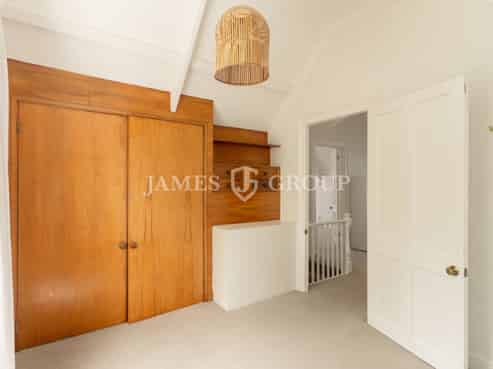 MOVE-IN READY OFFICE IN PRIME LOCATION