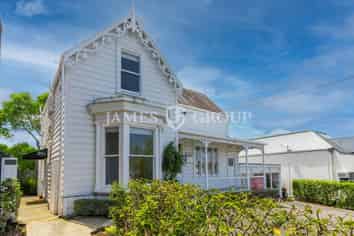 MOVE-IN READY OFFICE IN PRIME LOCATION