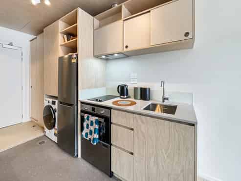 G02/2 Campbell Terrace, Petone