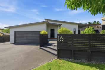 16 Formosa Place, Pyes Pa