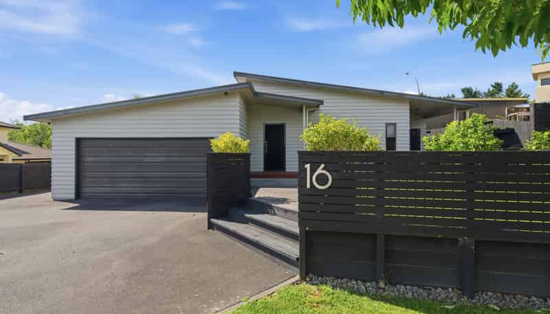 16 Formosa Place, Pyes Pa