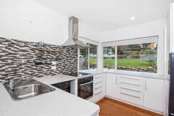 14 Commins Road, Onerahi