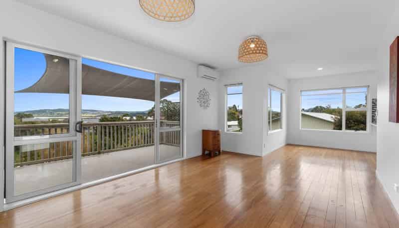 14 Commins Road, Onerahi