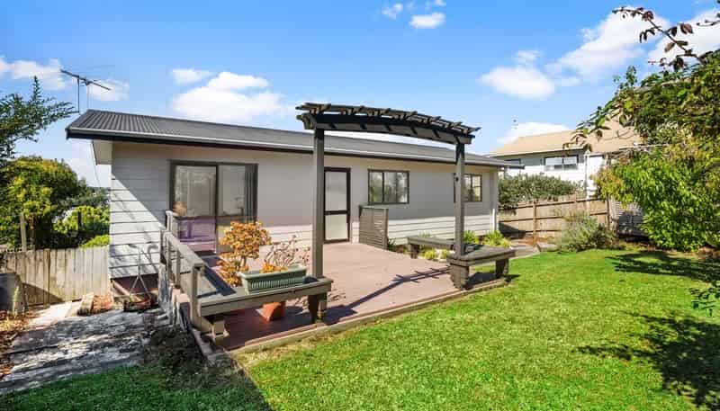 2/49 Target Road , Totara Vale