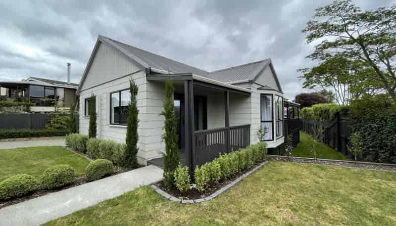 129 Peakes Road, Springvale