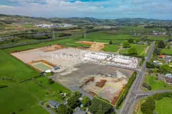 Metaled Yard with Full Utilities | 1,500m²