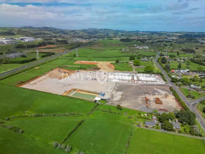 Metaled Yard with Full Utilities | 1,500m²