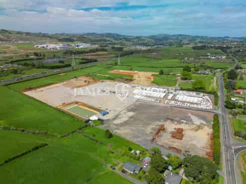 Metaled Yard with Full Utilities | 1,500m²