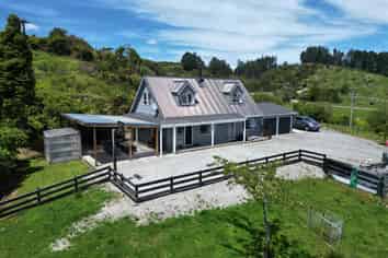  133 Coulson Road, Paroa