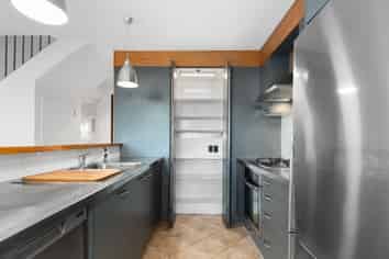 44 Thirteenth Avenue, Avenues