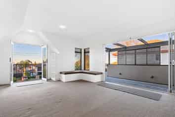 44 Thirteenth Avenue, Avenues