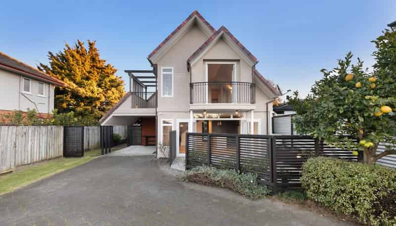 44 Thirteenth Avenue, Avenues