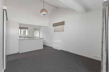 Cottage 15/6 Glenwood Avenue, Highfield