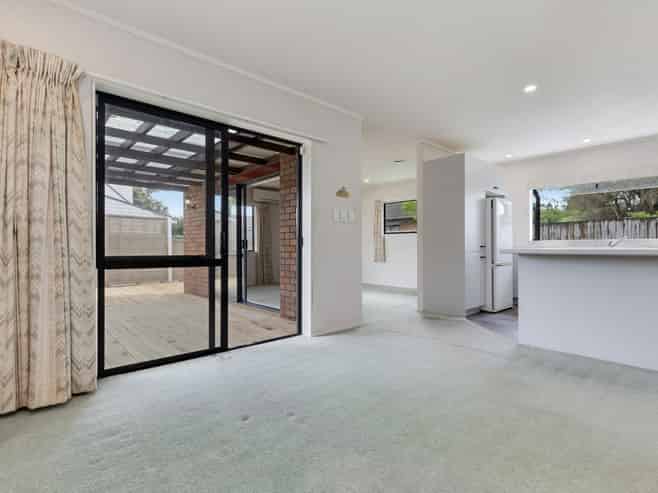 2/49 Shirley Avenue, Papakura