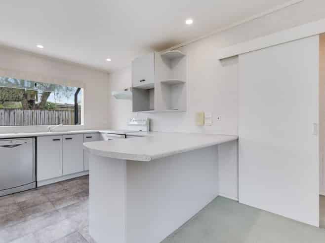 2/49 Shirley Avenue, Papakura