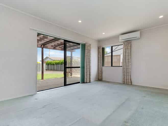 2/49 Shirley Avenue, Papakura