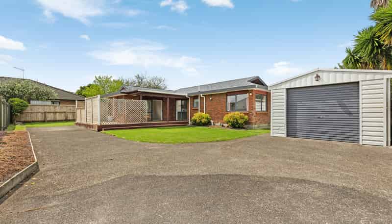 2/49 Shirley Avenue, Papakura