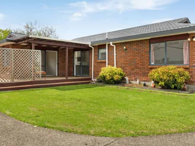 2/49 Shirley Avenue, Papakura