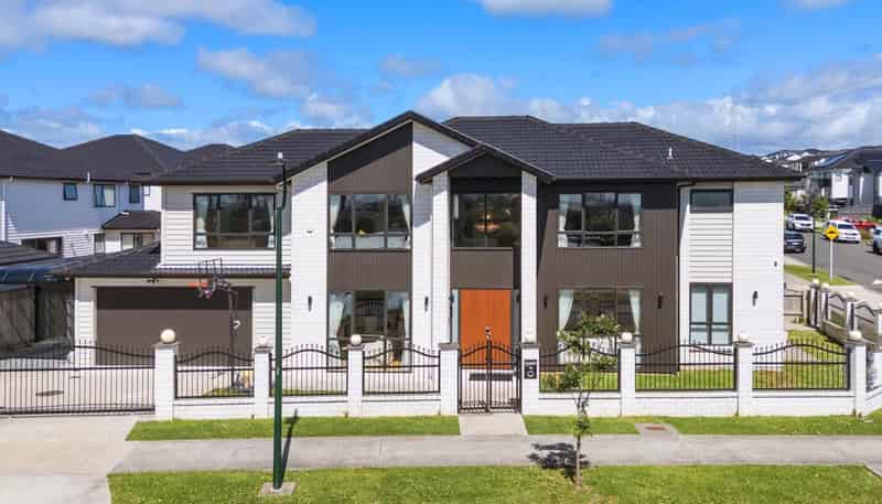 72 Charlestown Drive, Flat Bush