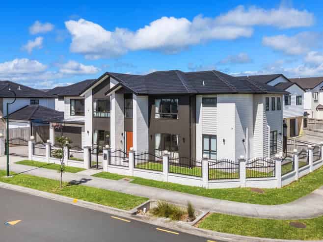 72 Charlestown Drive, Flat Bush