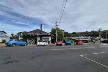 Hidden Oasis with Ocean Views | Waiheke | 112m2