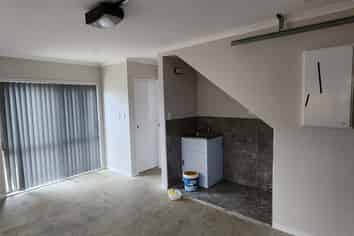 42B Buller Crescent, Manurewa