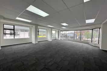 NEW LYNN RETAIL AND OFFICE ON GREAT NORTH ROAD
