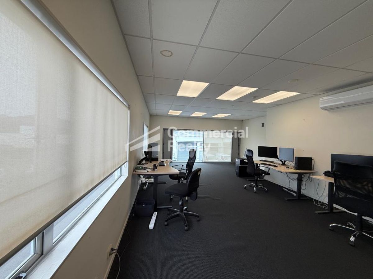 Premium 324M2 Warehouse & Office On Crooks Rd - Ansicht 3