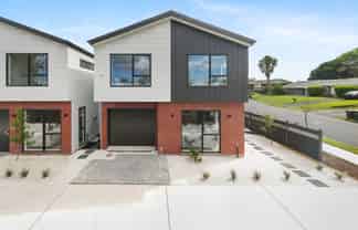 10 Baringa Place, Botany Downs